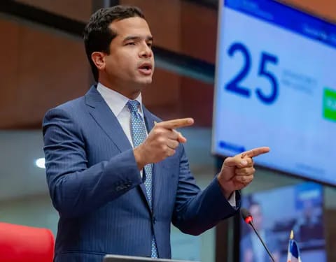 Omar Fernández: sin apoyo de su partido, pero con el respaldo del pueblo